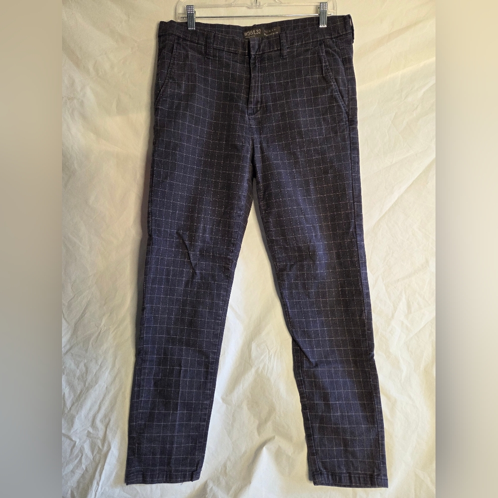 Denim & Co Chinos with Classic Fit and Timeless Style